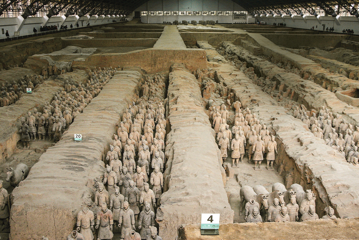 Image of Tomb Warriors arranged in huge groups